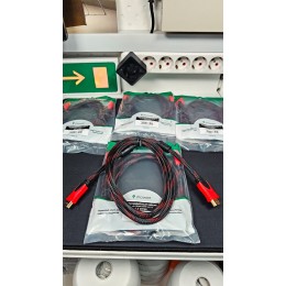 Поступление кабеля VGA, HDMI, питания и SATA